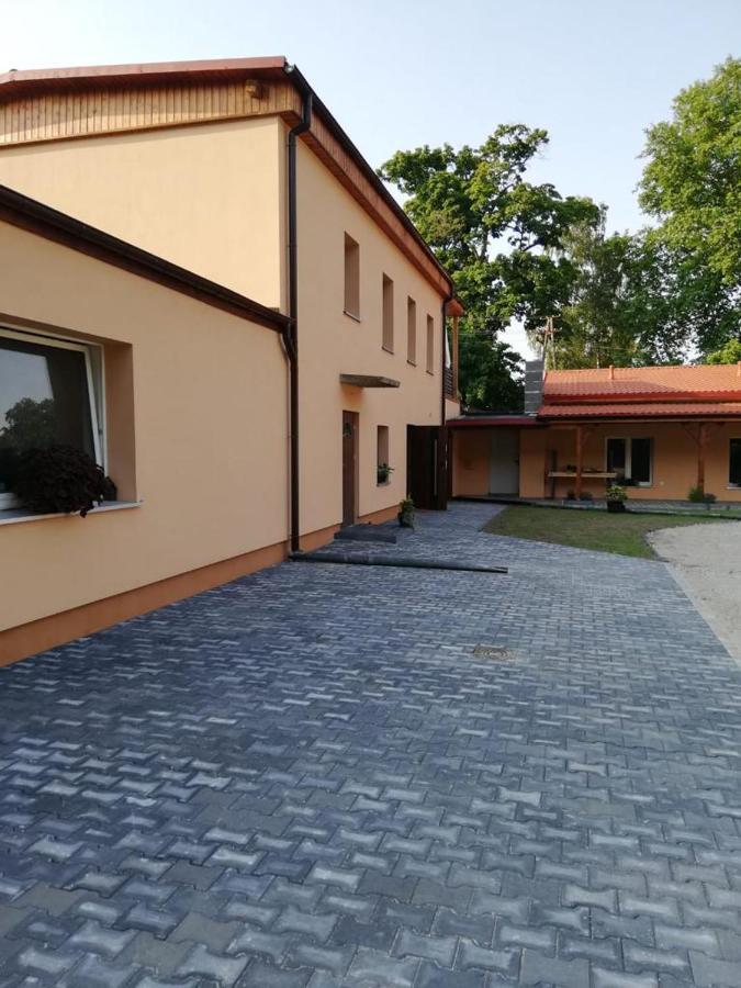 Uroczysko Olesnica Bed & Breakfast Chodzież Екстериор снимка