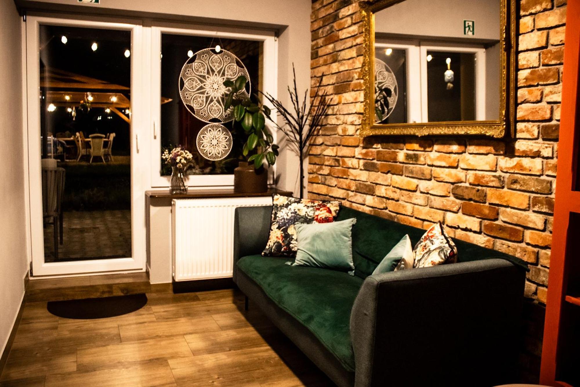 Uroczysko Olesnica Bed & Breakfast Chodzież Екстериор снимка