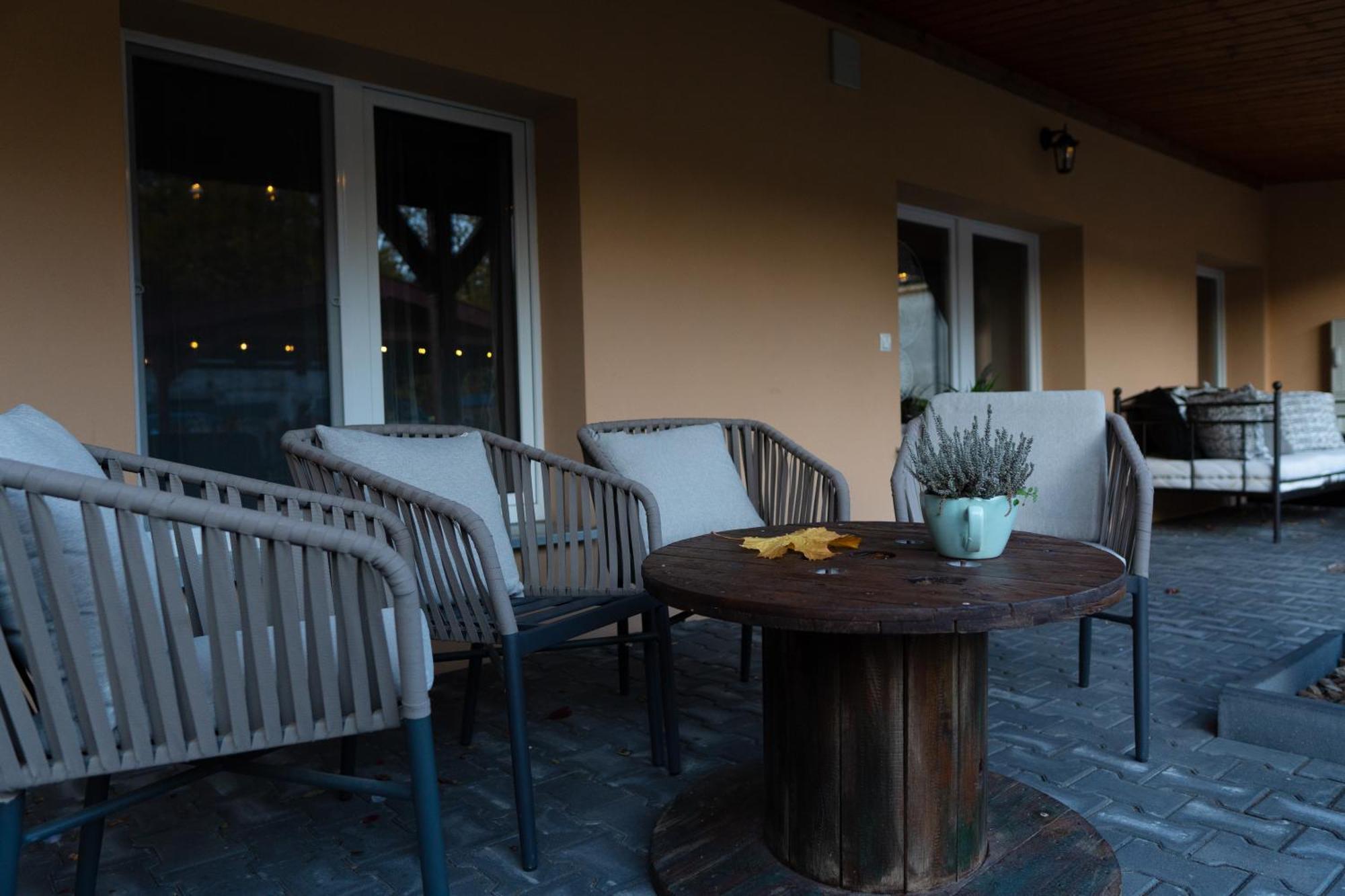 Uroczysko Olesnica Bed & Breakfast Chodzież Екстериор снимка